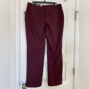 NWT “APT.9” Modern Essentials KOHLS Burgundy Size 12 Straight Leg MidRise Pants